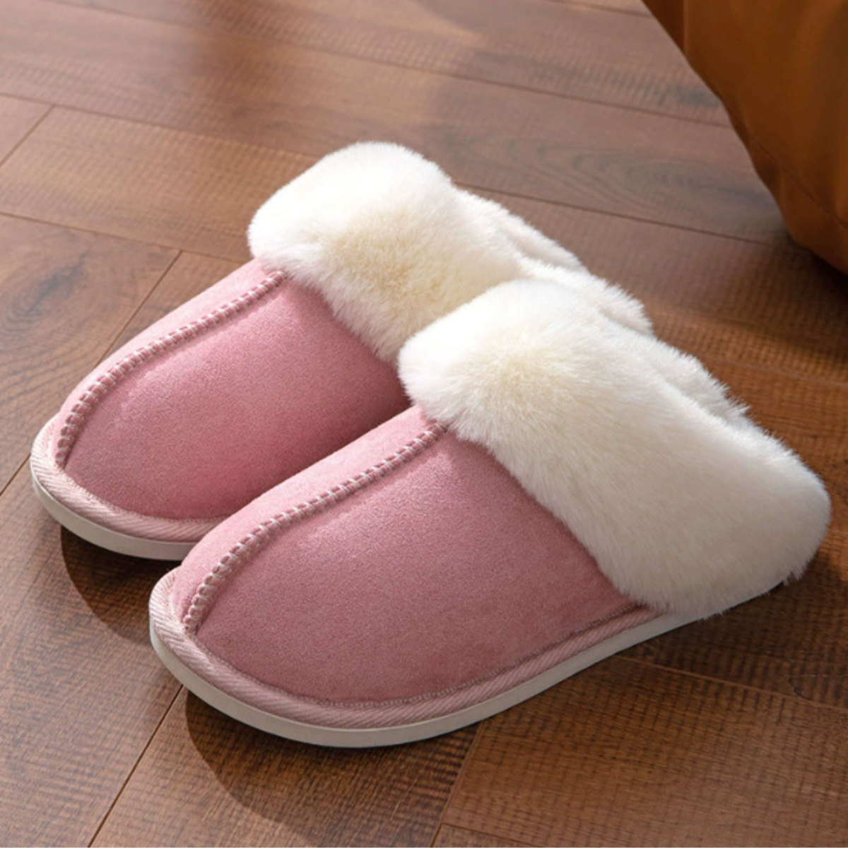 Roze velvet damespantoffels – zachte fluwelen huisschoenen met warme voering