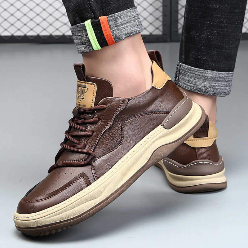 Overzicht van alle vier de kleuren (groen, wit, zwart, bruin) van de premium herensneakers naast elkaar, voor kleuropties.