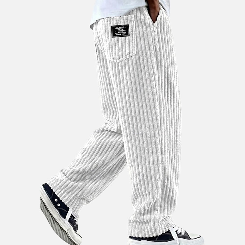 Thijmen heren trousers in klassiek wit, vooraanzicht, perfect voor een frisse en stijlvolle look.