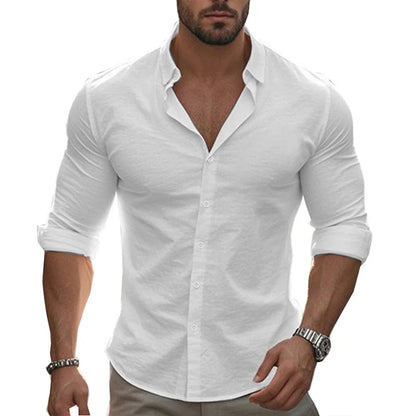 Danny linnen overhemd in zwart, gedragen door een model in een ontspannen houding, perfect voor een casual look.