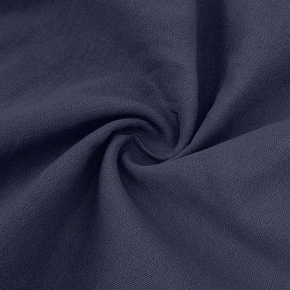 Close-up van de zijdelingse steekzakken van het poloshirt, handig en functioneel.