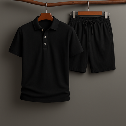 Het zwarte Felix poloshirt liggend op een plat oppervlak, met de naden en afwerking zichtbaar.
