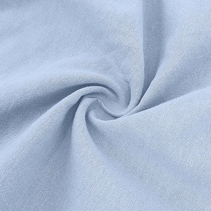 Een gestapelde weergave van alle beschikbare kleuren van het Felix poloshirt, van wit tot marineblauw.