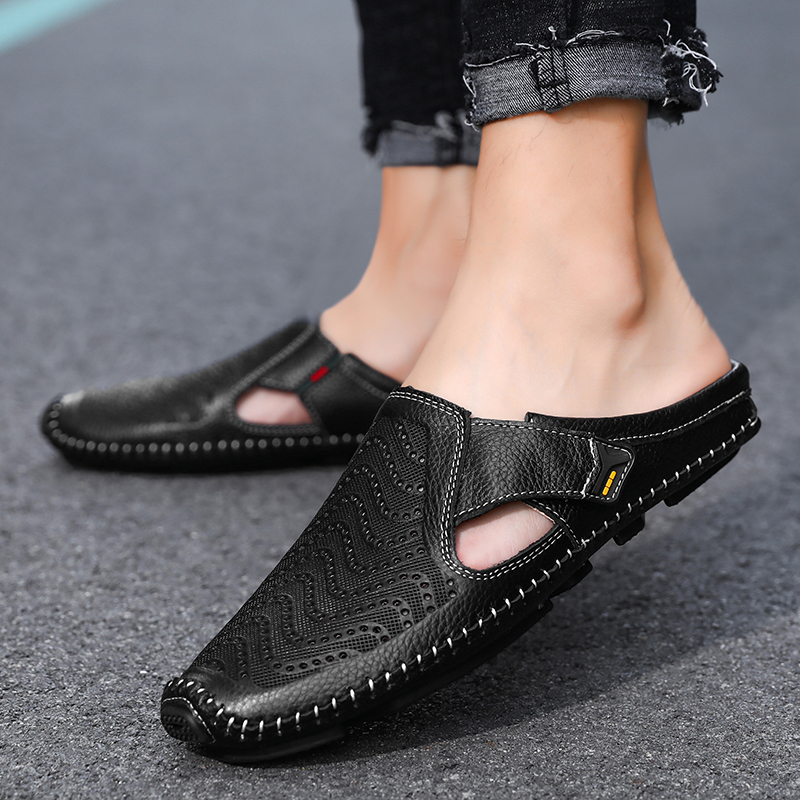 De binnenzool van de Julian leren sandalen, met het merklogo en de dempende eigenschappen.