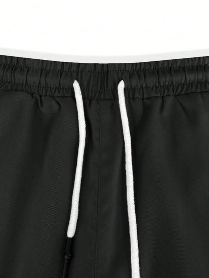 Close-up van de stof van de beige Lennart cargoshorts, met de nadruk op de duurzaamheid.