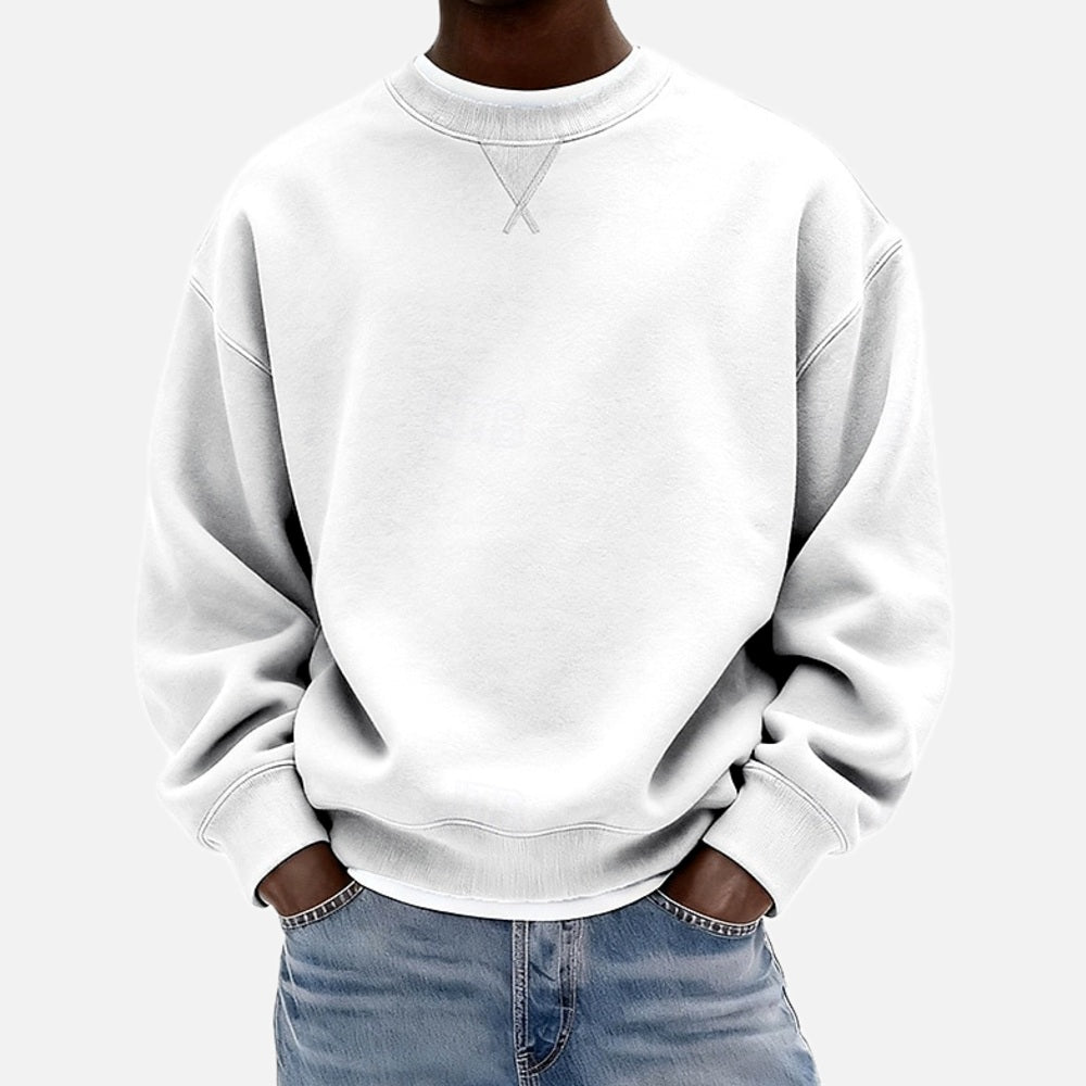 Achteraanzicht van de donkergroene sweater, met focus op de naadloze afwerking en de gestroomlijnde uitstraling.