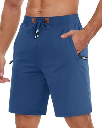 Achteraanzicht van de Quinn shorts in donkergrijs, met focus op de pasvorm en de kwaliteit van de stof.